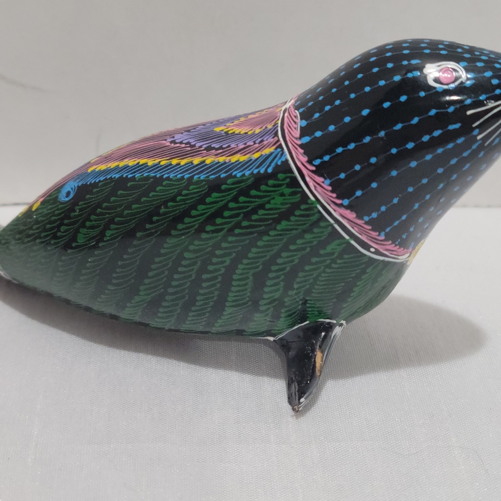 Wooden Sealion handpainted figurine 4" x 2 1/2 " - Picture 4 of 11